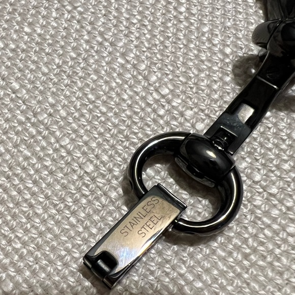 GUCCI SIGNORIA 20MM QUARTZ BLACK STAINLESS STEEL WATCH - Picture 5 of 8